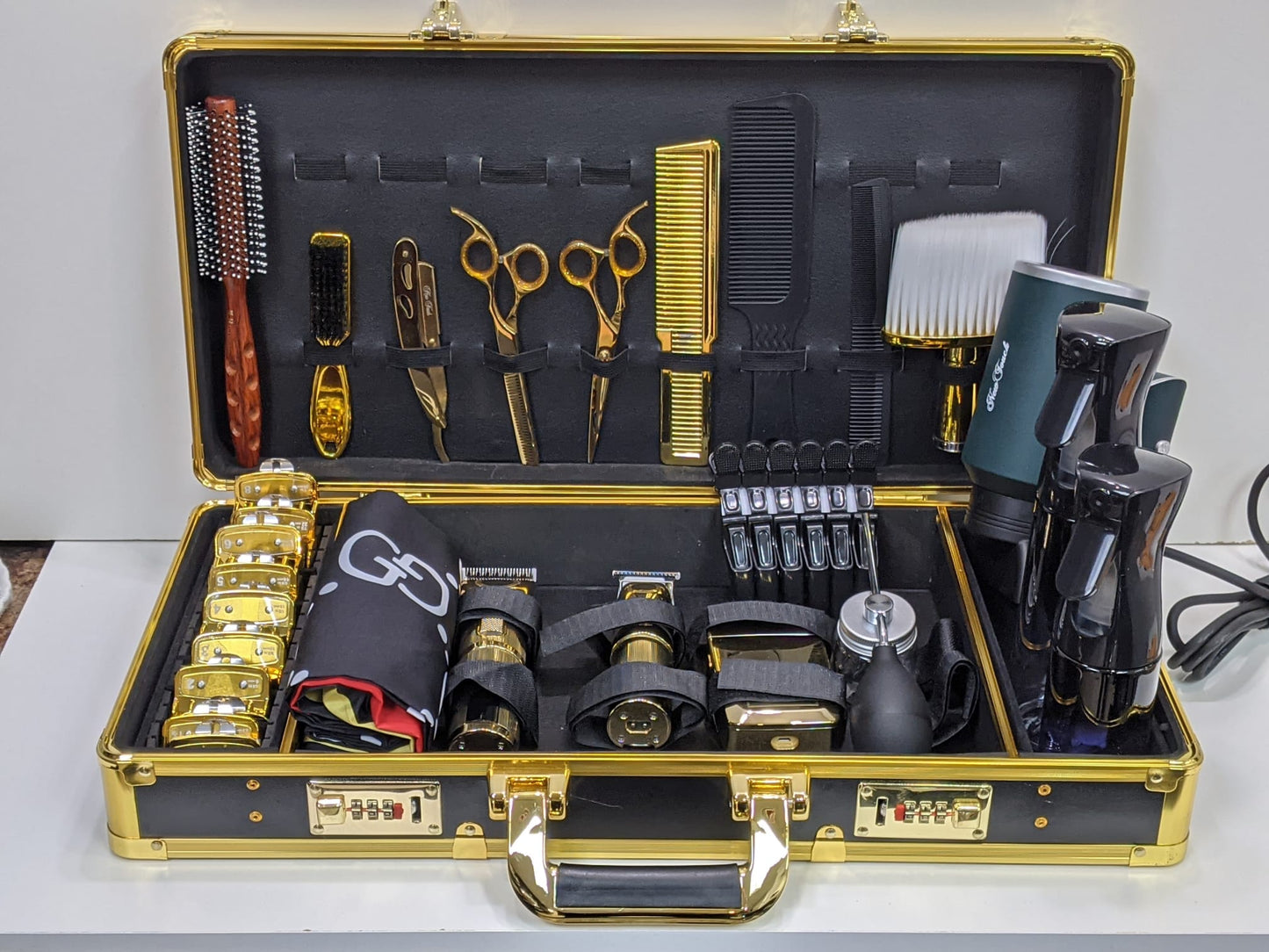 The Ultimate NEW TOUCH Barber Kit